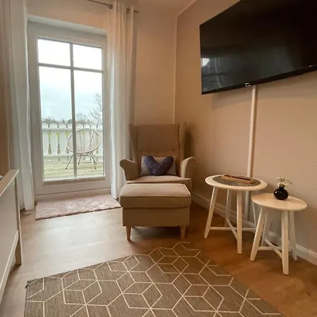 Ferienzimmer Claudia 홈스테이 Surwold